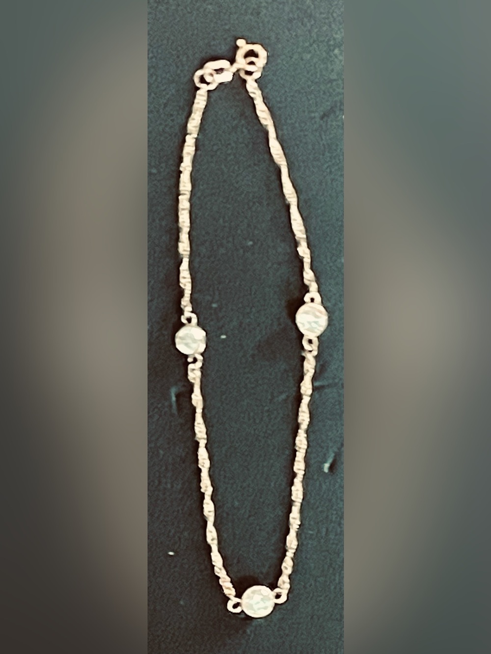 10KT Stamped YellowGOLD Bracelet with 3 CZ stones. Very Pretty. 1.08 grams. - Picture 4 of 14